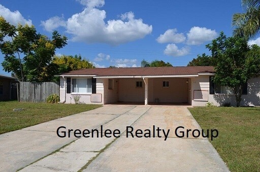 Primary Photo - Move in Ready Duplex 1 bedroom 1 bath that...