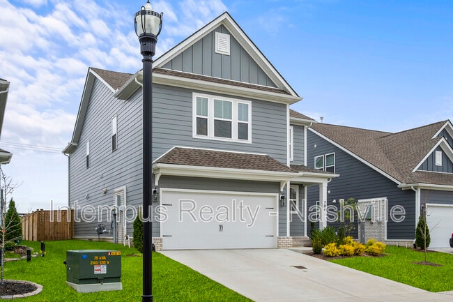 Foto del edificio - 704 Conifer Dr