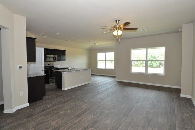 Building Photo - Dont Miss This Beauty In A Quiet Community