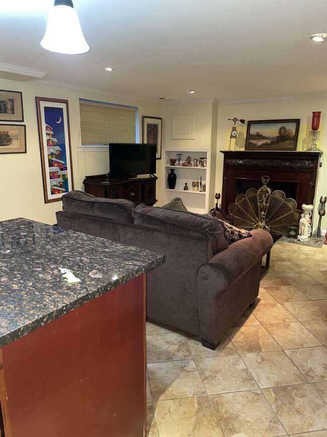 Living Room - 283 Ashford Ave