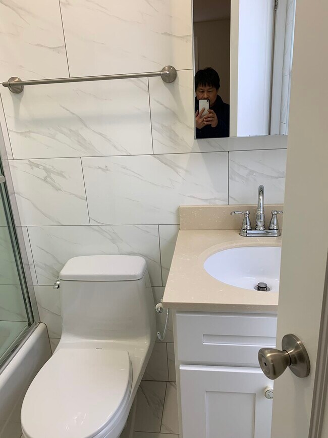 Foto del edificio - 2496 E 21st St