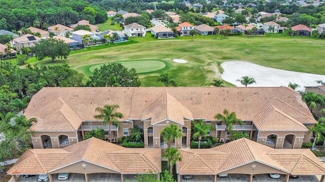 Foto del edificio - 803 Fairwaycove Ln