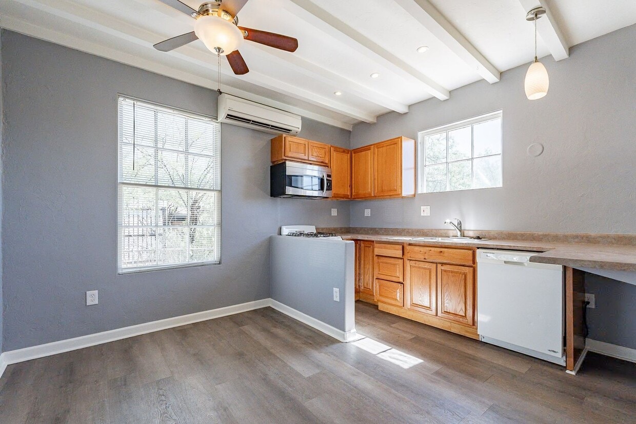 Foto principal - 1926 N Fremont Ave