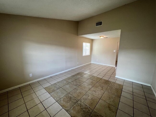 Building Photo - 1708 W Braker Ln