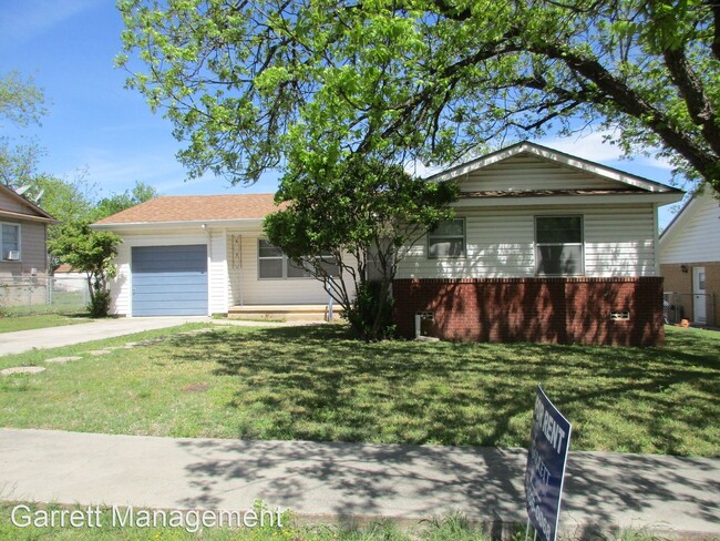 Building Photo - 3 br, 1.5 bath House - 11 Bellaire Avenue