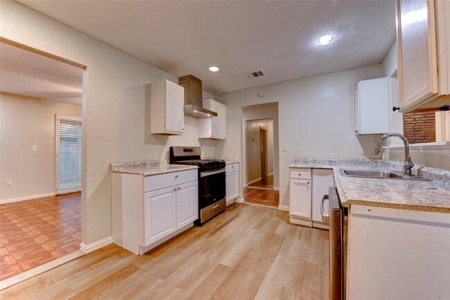 Building Photo - 6721 Stroud Dr