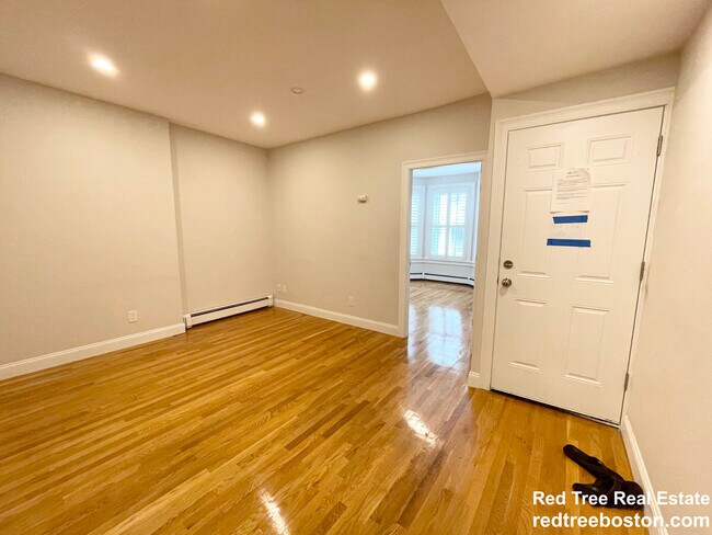 Building Photo - 130 P St