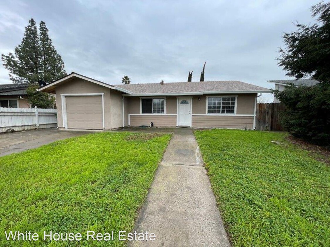 Foto principal - 3 br, 2 bath House - 8774 Los Banos Way