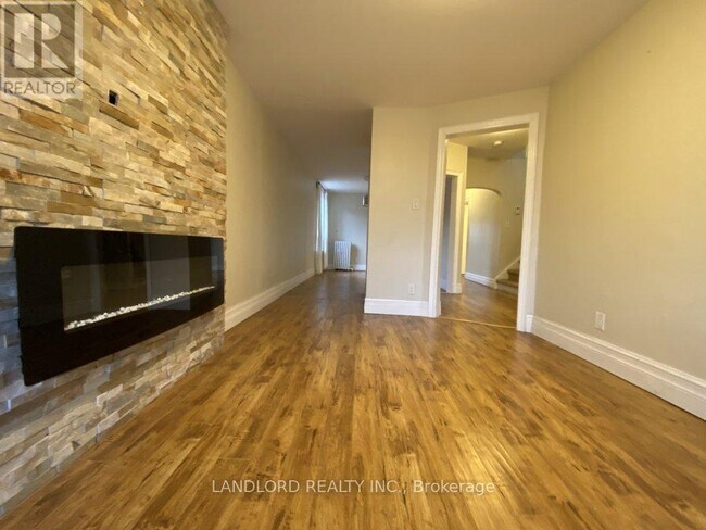 Photo du bâtiment - 412 Dovercourt Rd