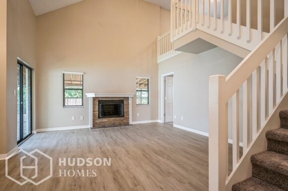 Building Photo - NOW AVAILABLE! - 2025 Darlington Oak Dr, S...