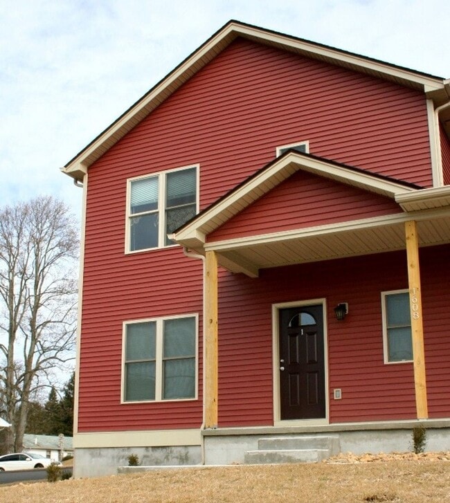 Building Photo - 1608 Whipple Dr