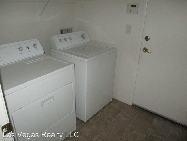Foto del edificio - 4 br, 2.5 bath House - 2444 CHAMPAGNE ISLE ST