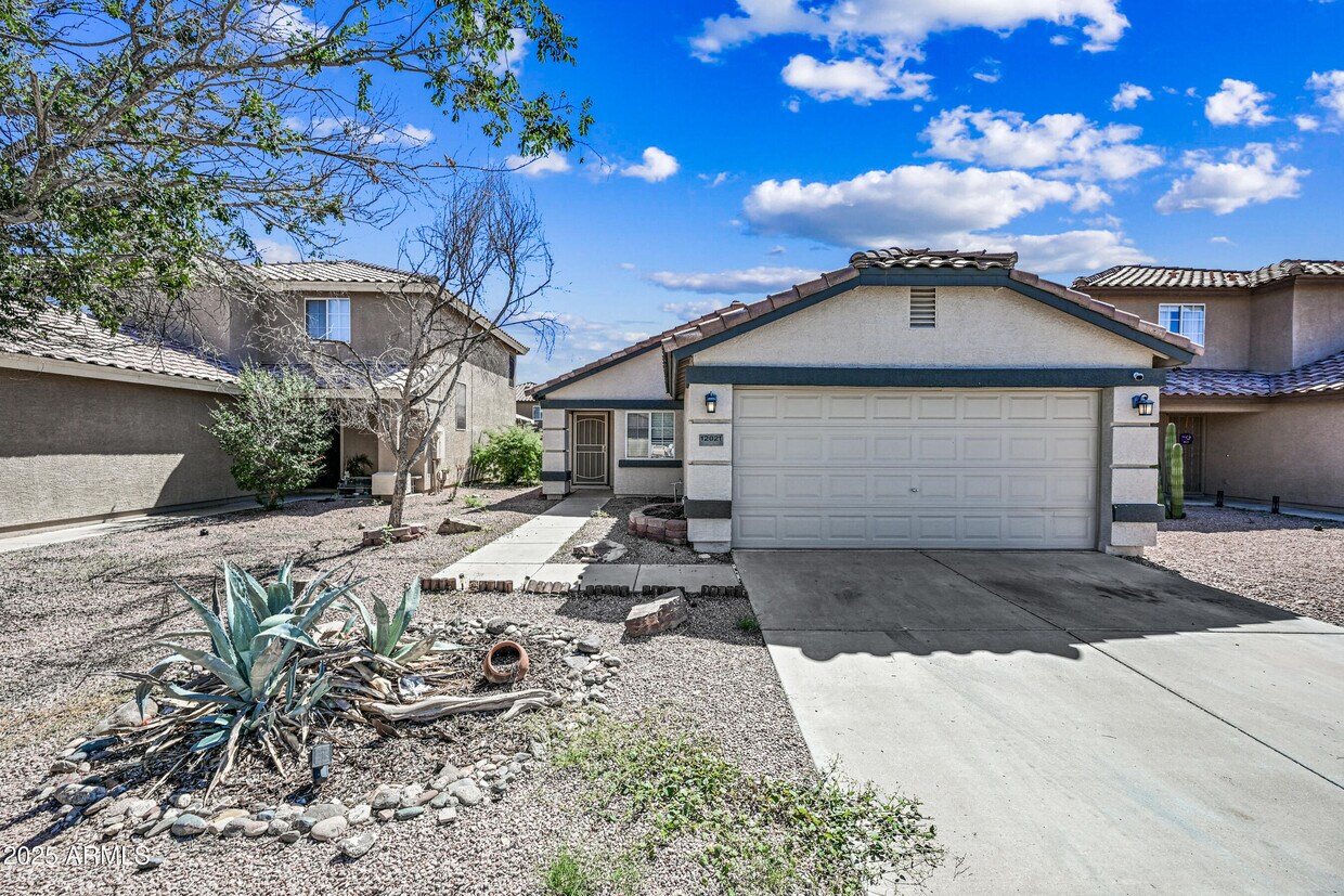 Primary Photo - 12021 W Columbine Dr