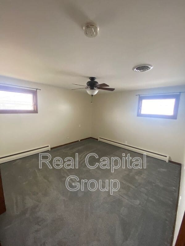 Foto del edificio - 61 Dennis Ln