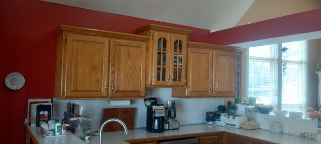 Kitchen - 4941 Roundtree St