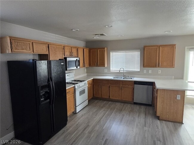Building Photo - 5270 Paradise Skies Ave
