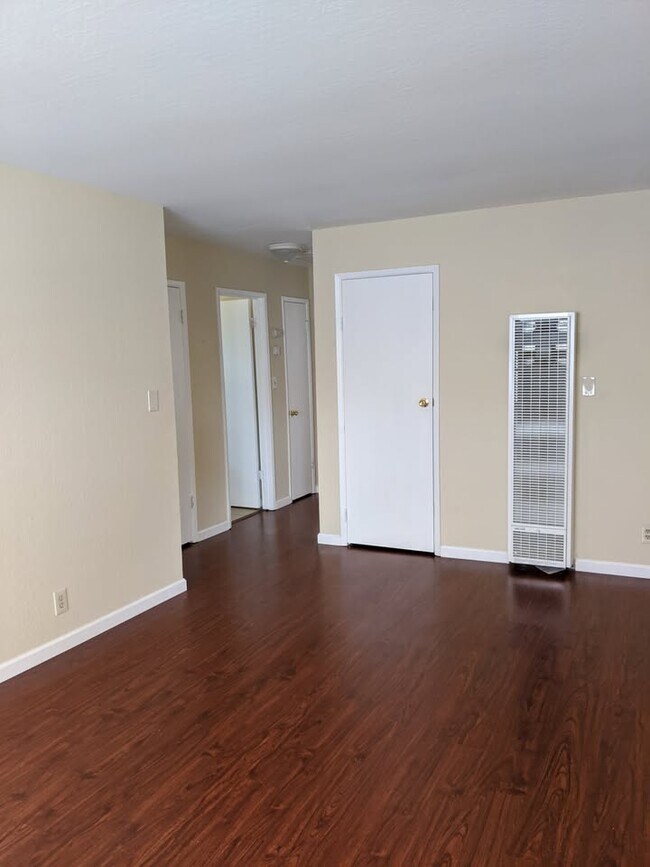 Foto del edificio - 498 Doyle Rd