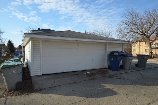 Garage - 5958 N 67th St