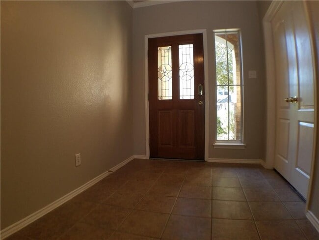 Building Photo - 2208 Hayfield Square