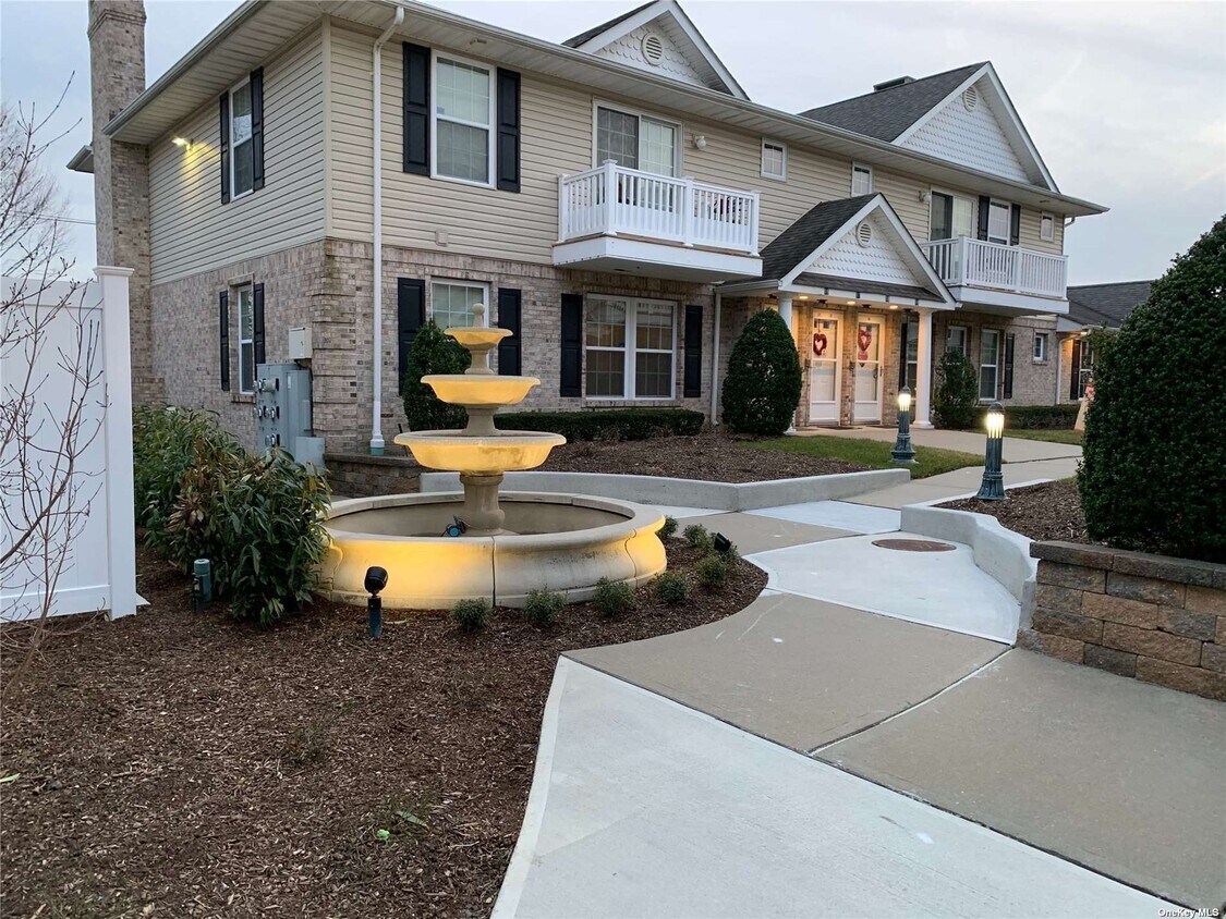 Foto principal - 580 W Montauk Hwy