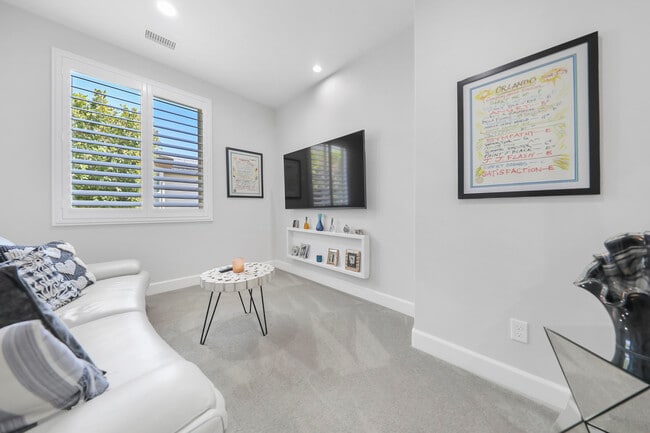 Foto del edificio - 51221 Longmeadow St