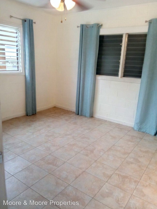 Foto del edificio - 45-136 William Henry Rd