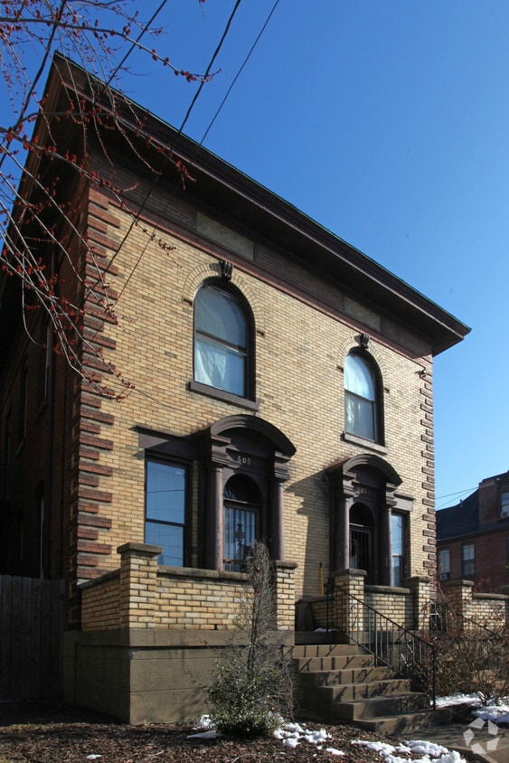 Building Photo - 601-603 W St Catherine St