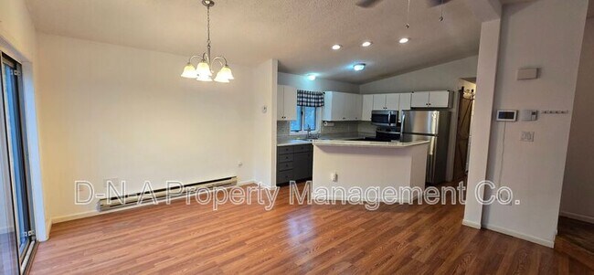 Foto del edificio - 211 Timber Hill Rd