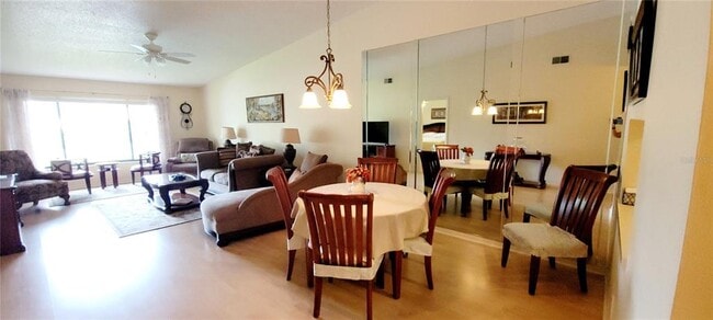 Foto del edificio - 3505 Tarpon Woods Blvd
