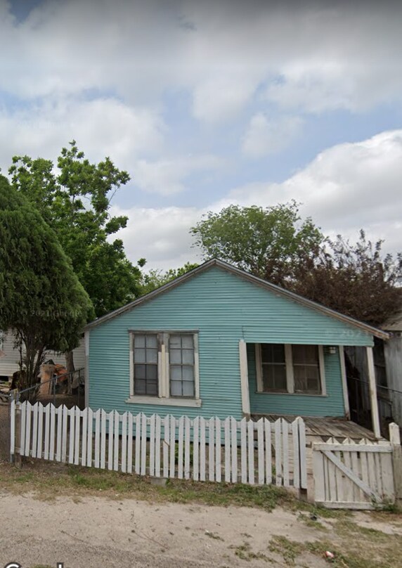 Primary Photo - 531 W Avenue E