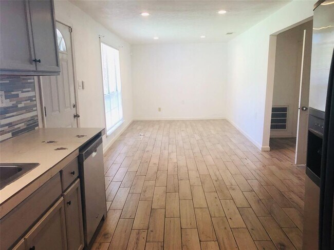 Building Photo - 3011 Truxillo St