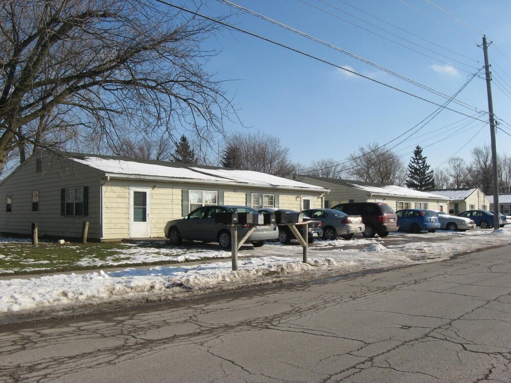 Primary Photo - 12-24 Ontario St
