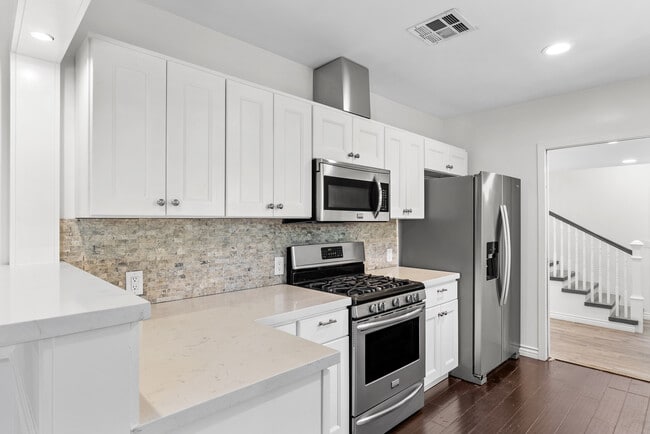 Building Photo - 4242 Van Nuys Blvd