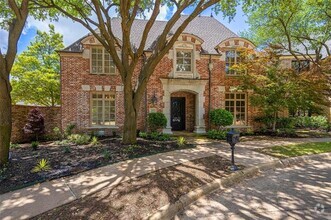 Building Photo - 5619 Miramar Dr