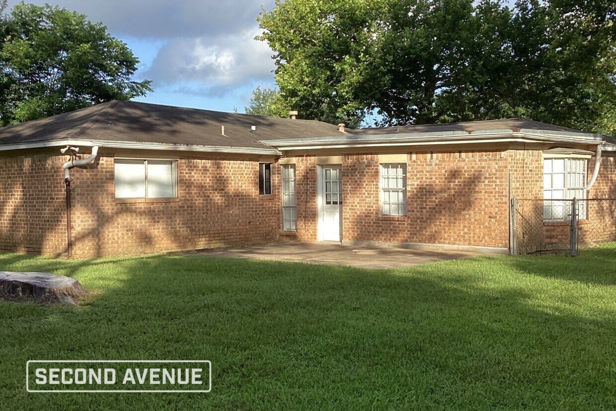 Building Photo - 517 Gardenia St