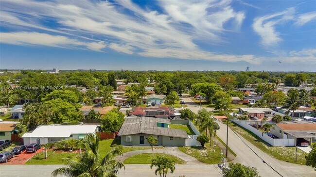 Foto del edificio - 7101 SW 12th St