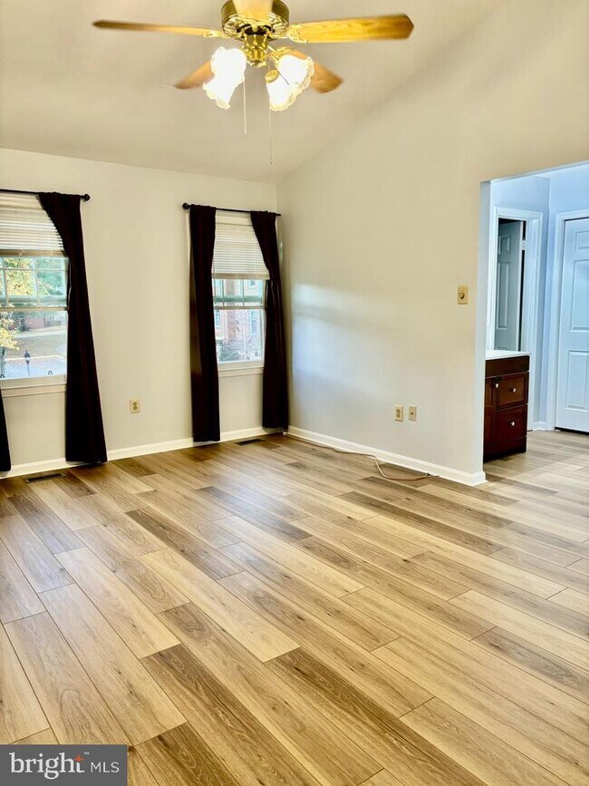 Building Photo - 6803 Wild Rose Ct