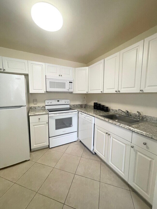 Building Photo - 314 Saxony Way