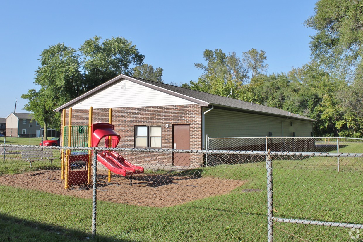 Building Photo - Greystone Apartments