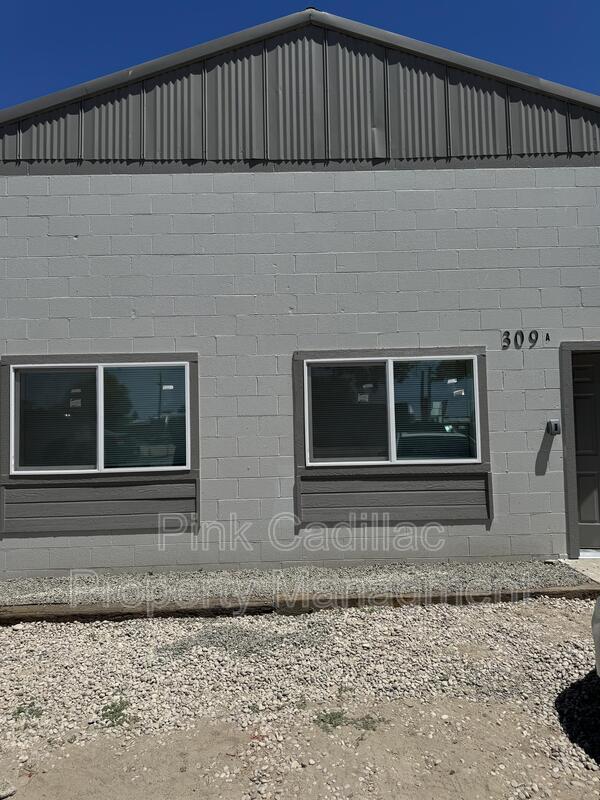 Primary Photo - 309 E Grove Ave