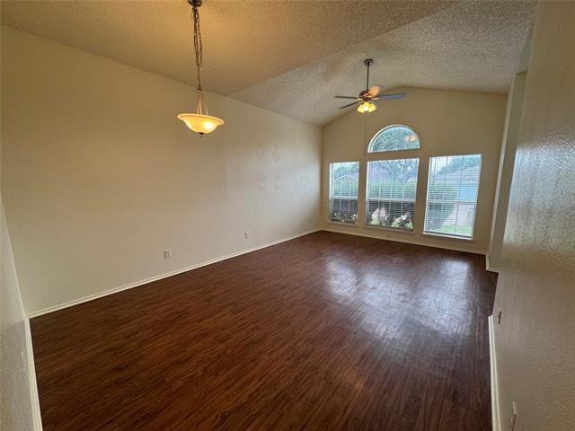 Building Photo - 4024 Periwinkle Dr