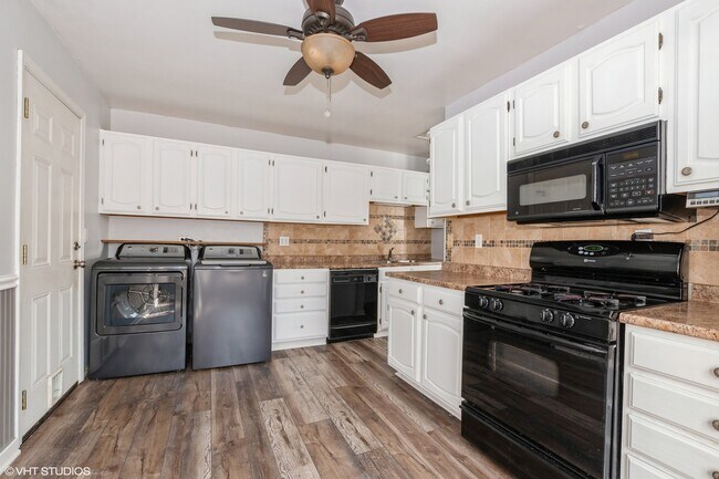 Building Photo - 20209 S Fairwood Ct