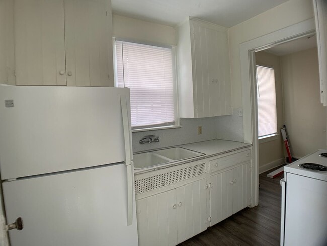 Building Photo - 508 Broadway