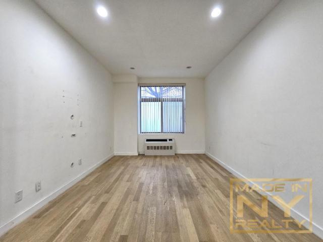 Foto del edificio - 1 bedroom in Briarwood NY 11435