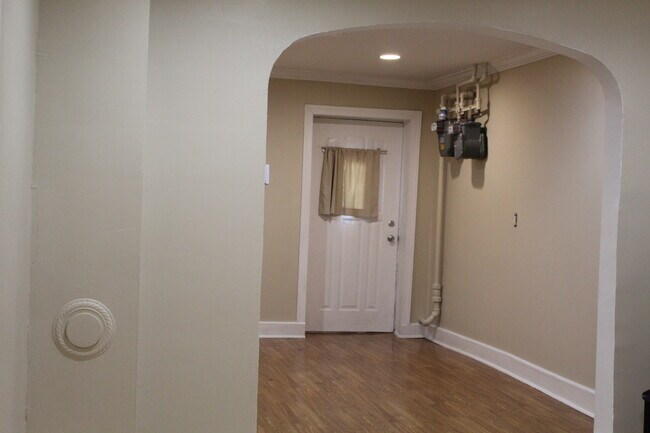 sala de estar y cocina - 1639 W Superior St