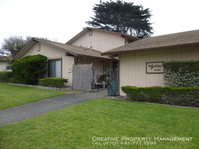 Primary Photo - 3110 Lake Dr