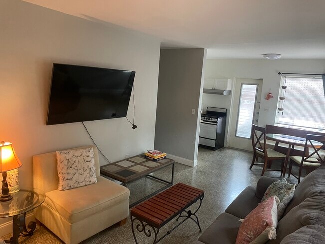 Living room - 1505 White St