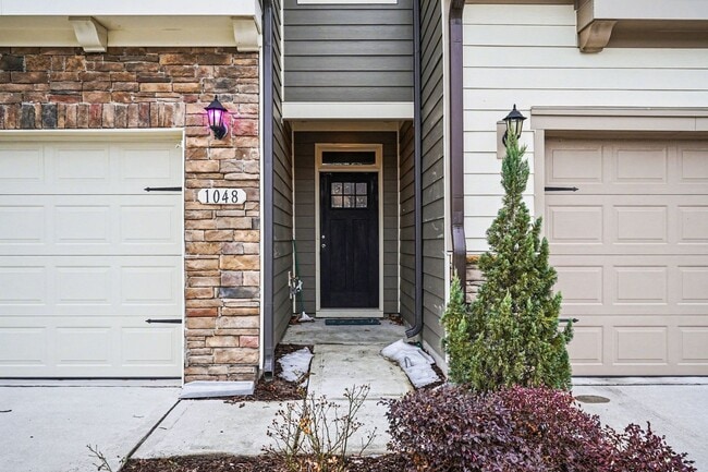 Foto del edificio - 3BR Like-New Townhome –  Morrisville RTP RDU