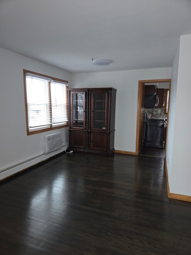 Foto del edificio - 6146 N Melvina Ave