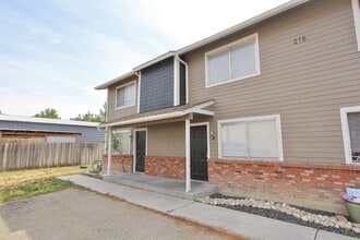 Building Photo - 215 E Bird Ave